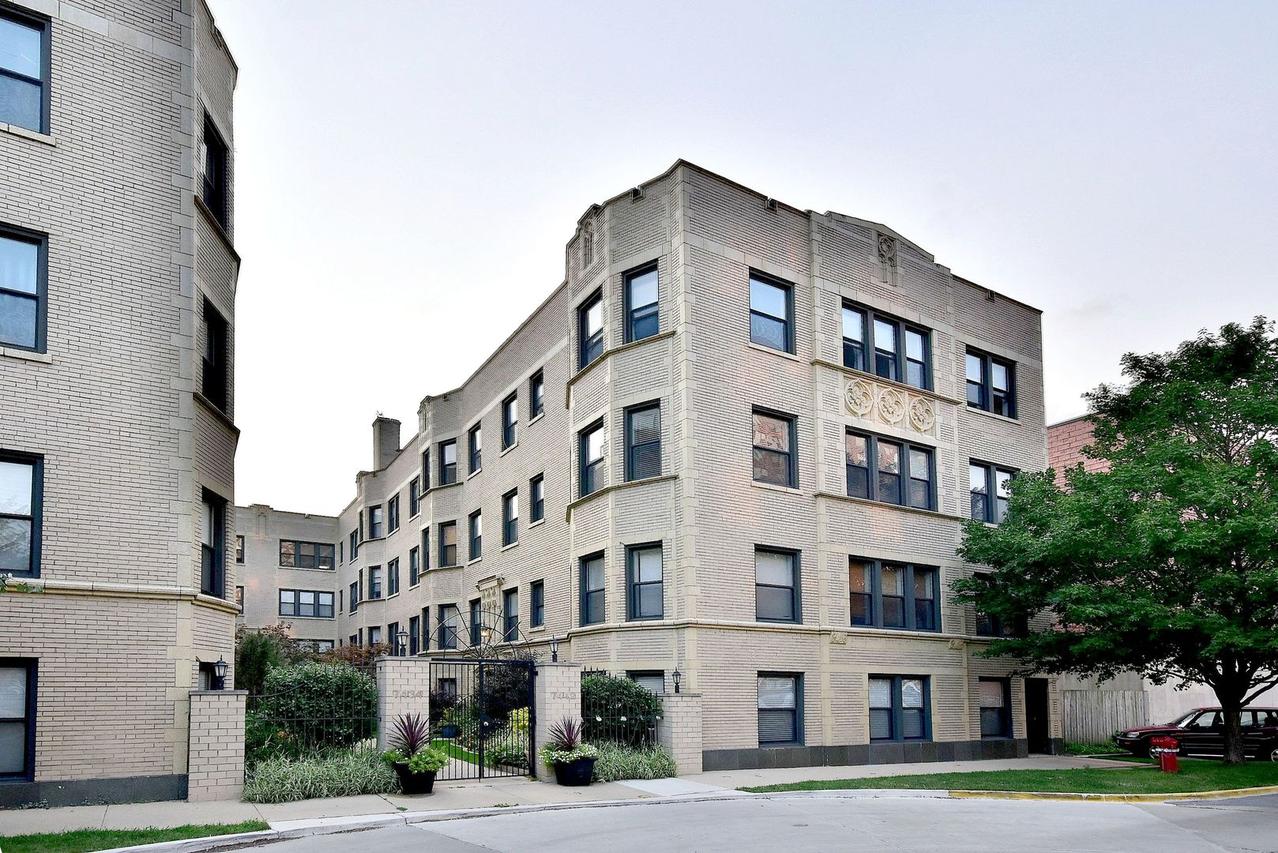 7442 N Hermitage Ave. #1J, Chicago, IL 60626