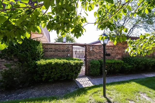 2560 Salceda Dr., Northbrook, IL 60062