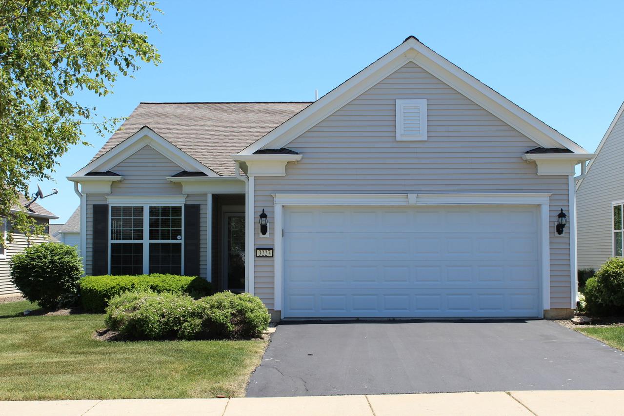 3227 Hutchinson Ln., Mundelein, IL 60060