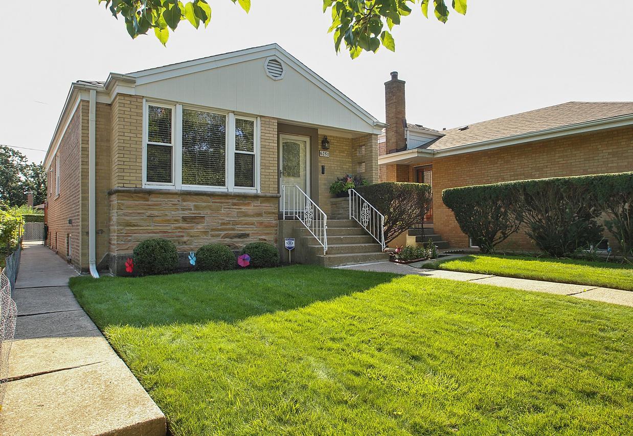 6251 N Harding Ave., Chicago, IL 60659