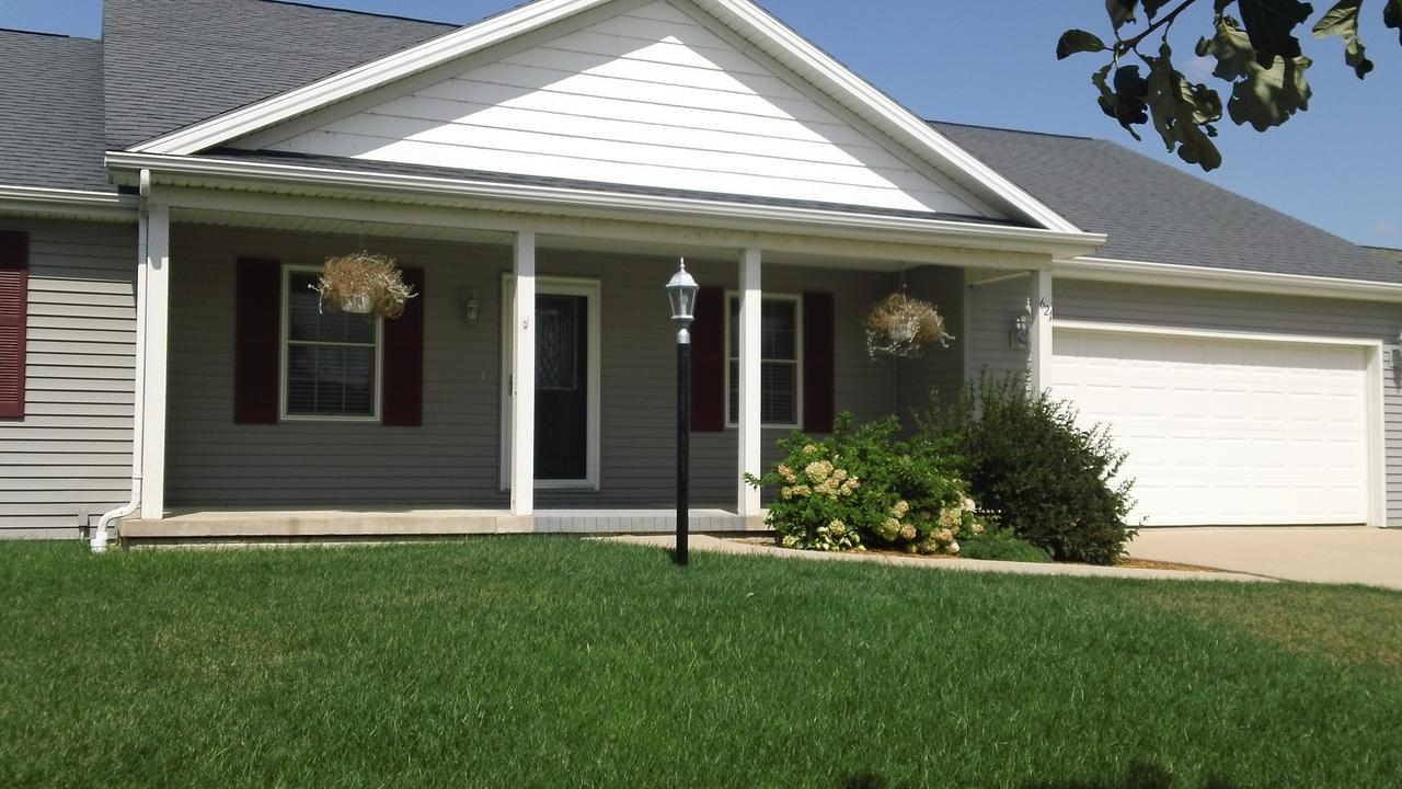 621 Sedgegrass Dr., Champaign, IL 61822