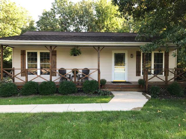 1264 Lakeview Road South, Dahinda, IL 61428