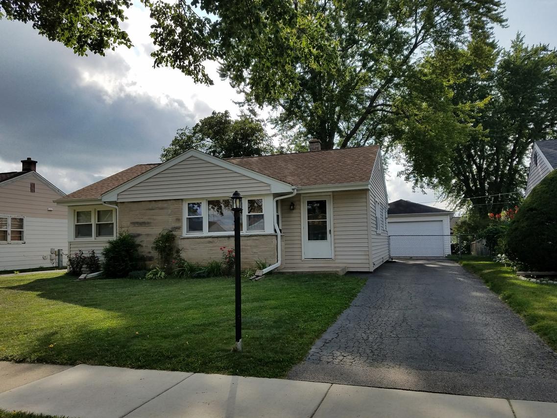 1378 Dennis Pl., Des Plaines, IL 60018