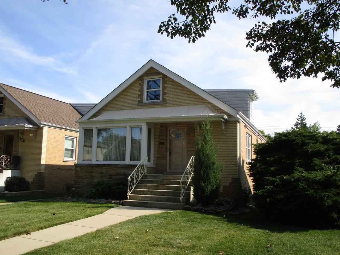 8917 W 24th St., North Riverside, IL 60546