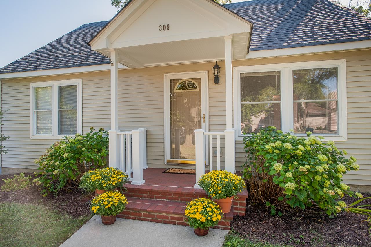 309 S Wilmette Ave., Westmont, IL 60559