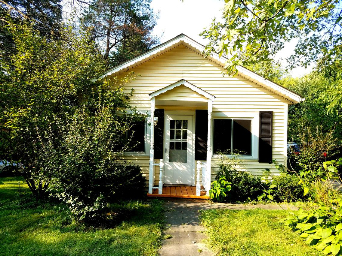 1018 Bloner Pkwy., Fox River Grove, IL 60021
