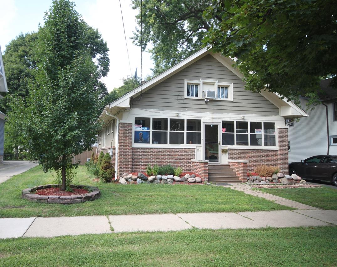 526 Iowa Ave., Aurora, IL 60506