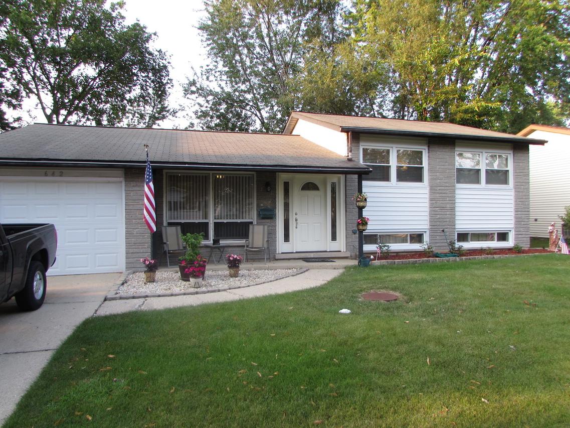 642 Westmere Rd., Des Plaines, IL 60016