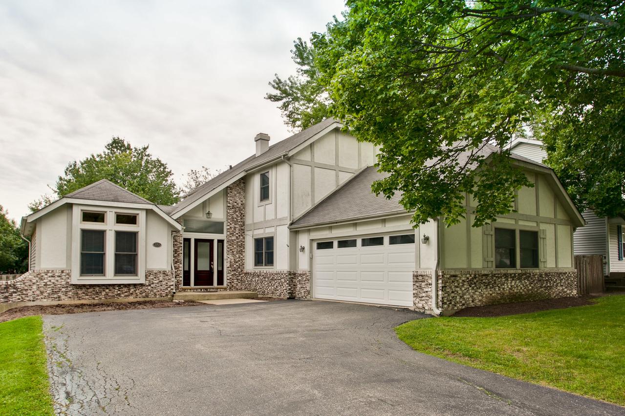 327 Hojem Ln., Grayslake, IL 60030