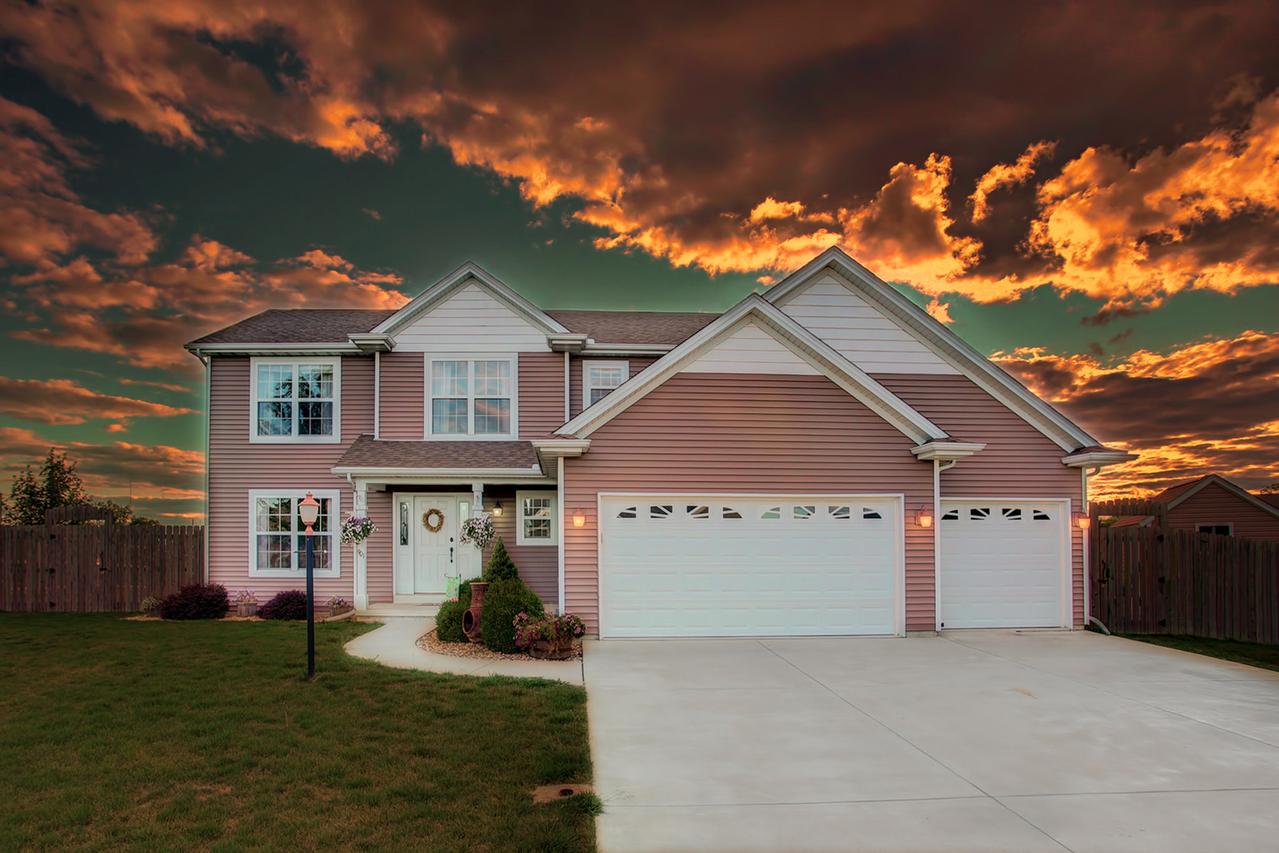 901 Reagan Dr., St. Joseph, IL 61873