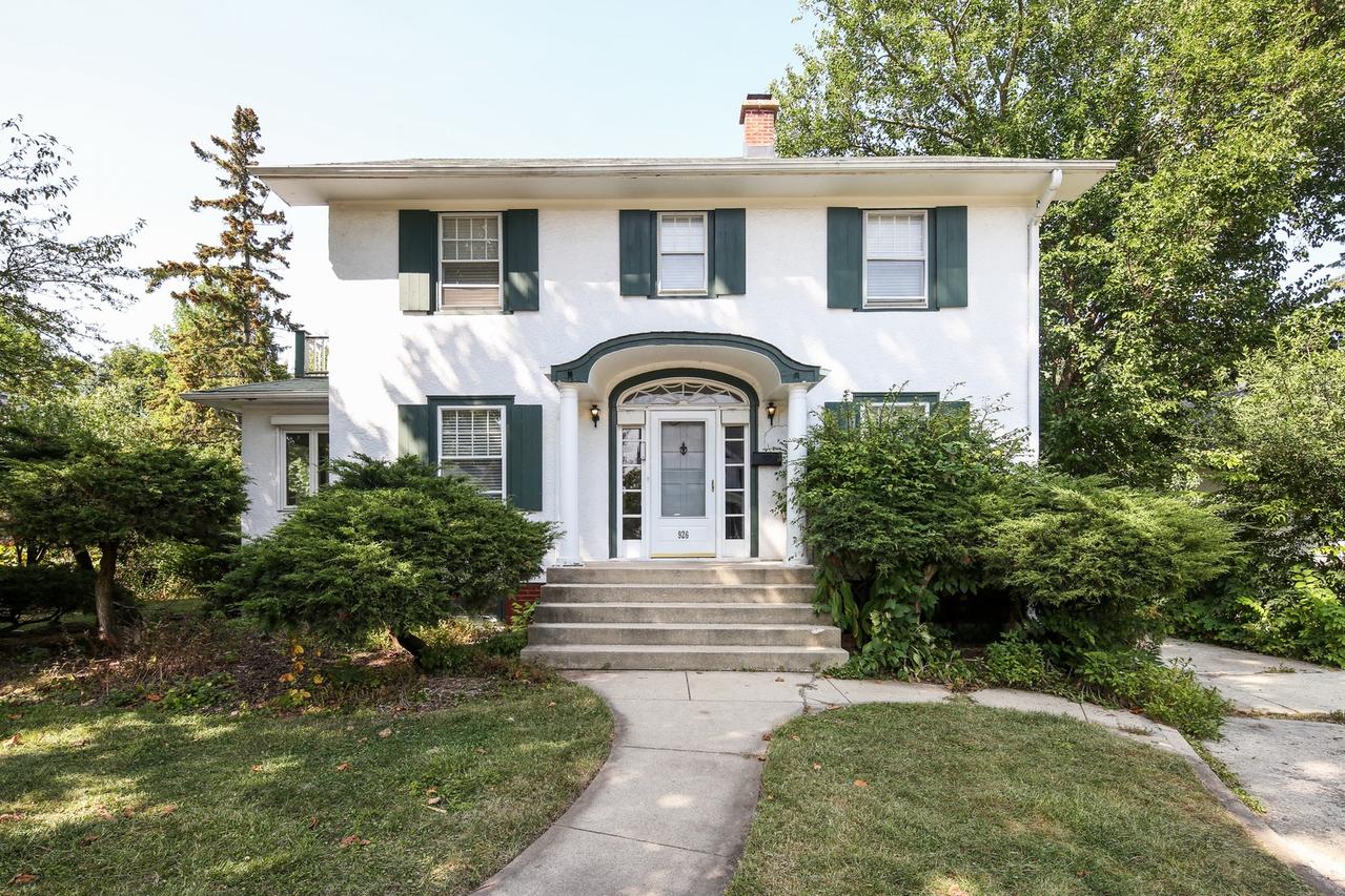 926 Chicago Ave., Downers Grove, IL 60515