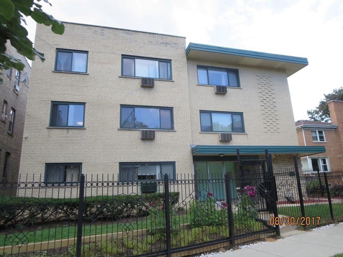7240 N Ridge Blvd. #201, Chicago, IL 60645