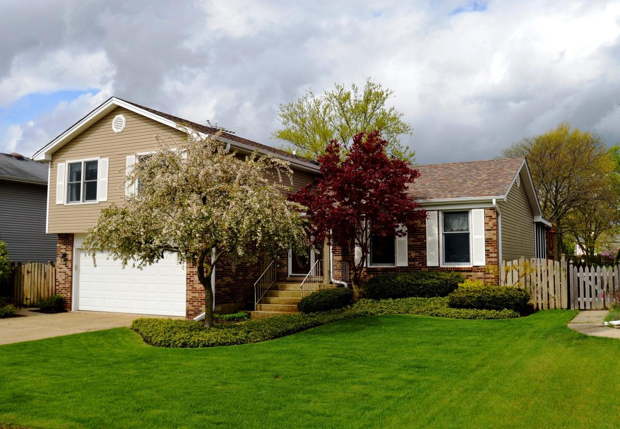 850 Pheasant Walk Dr., Schaumburg, IL 60193