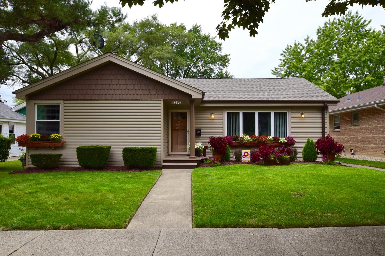 9804 Cook Ave., Oak Lawn, IL 60453