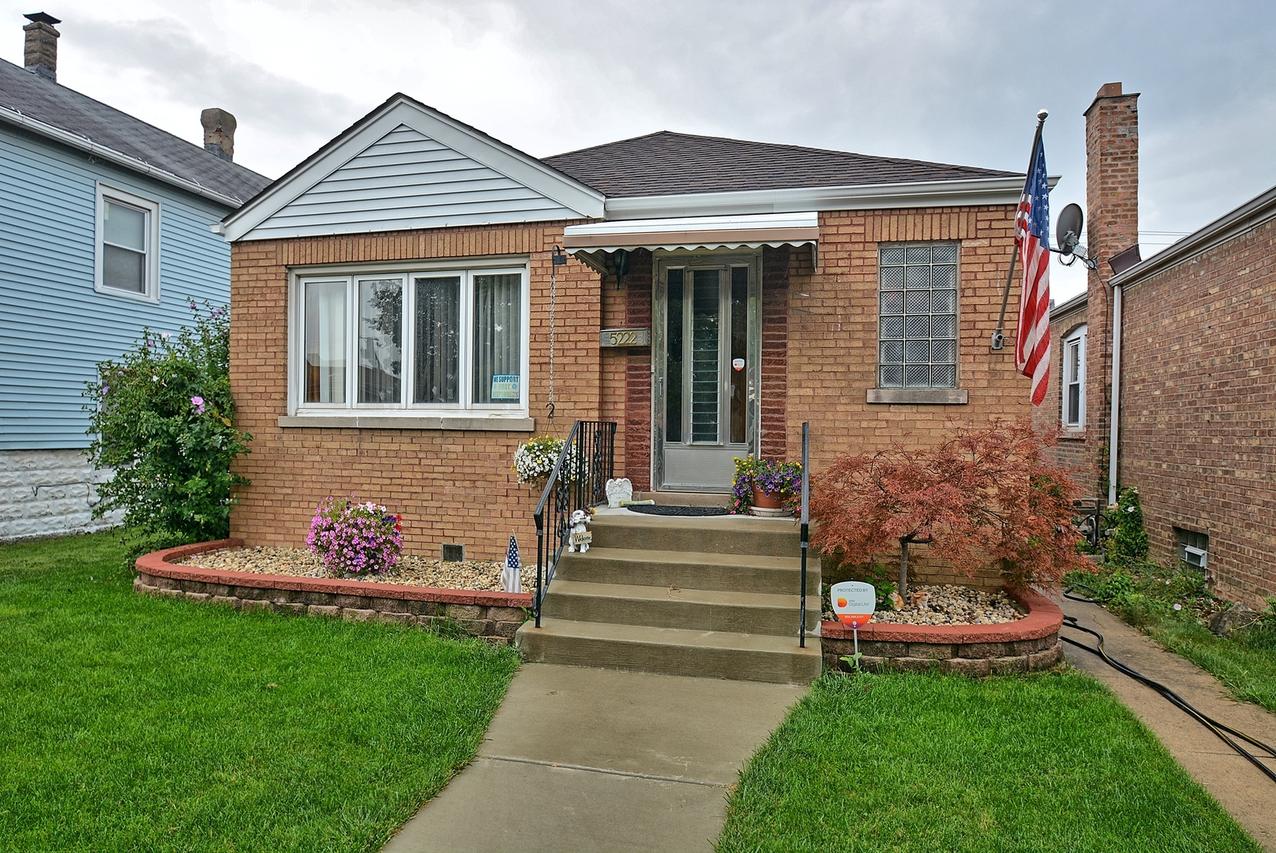 5222 S Nagle Ave., Chicago, IL 60638