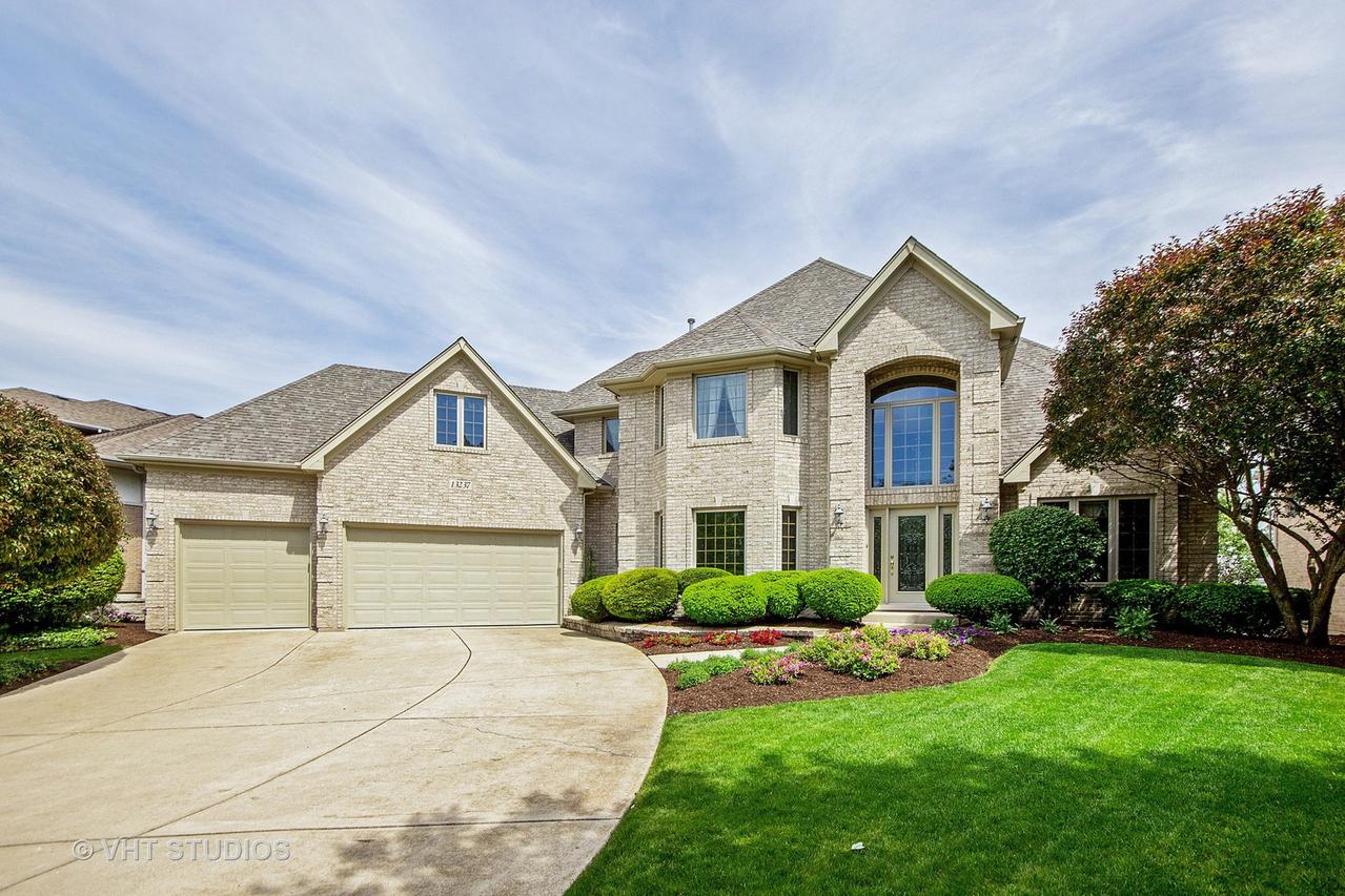 13237 Lakeshore Dr., Plainfield, IL 60585