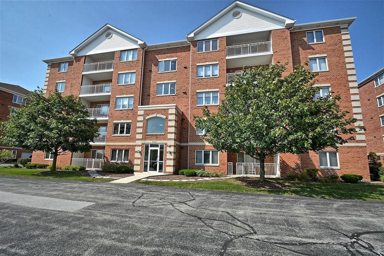 5520 W 115 Th St. #203, Oak Lawn, IL 60453