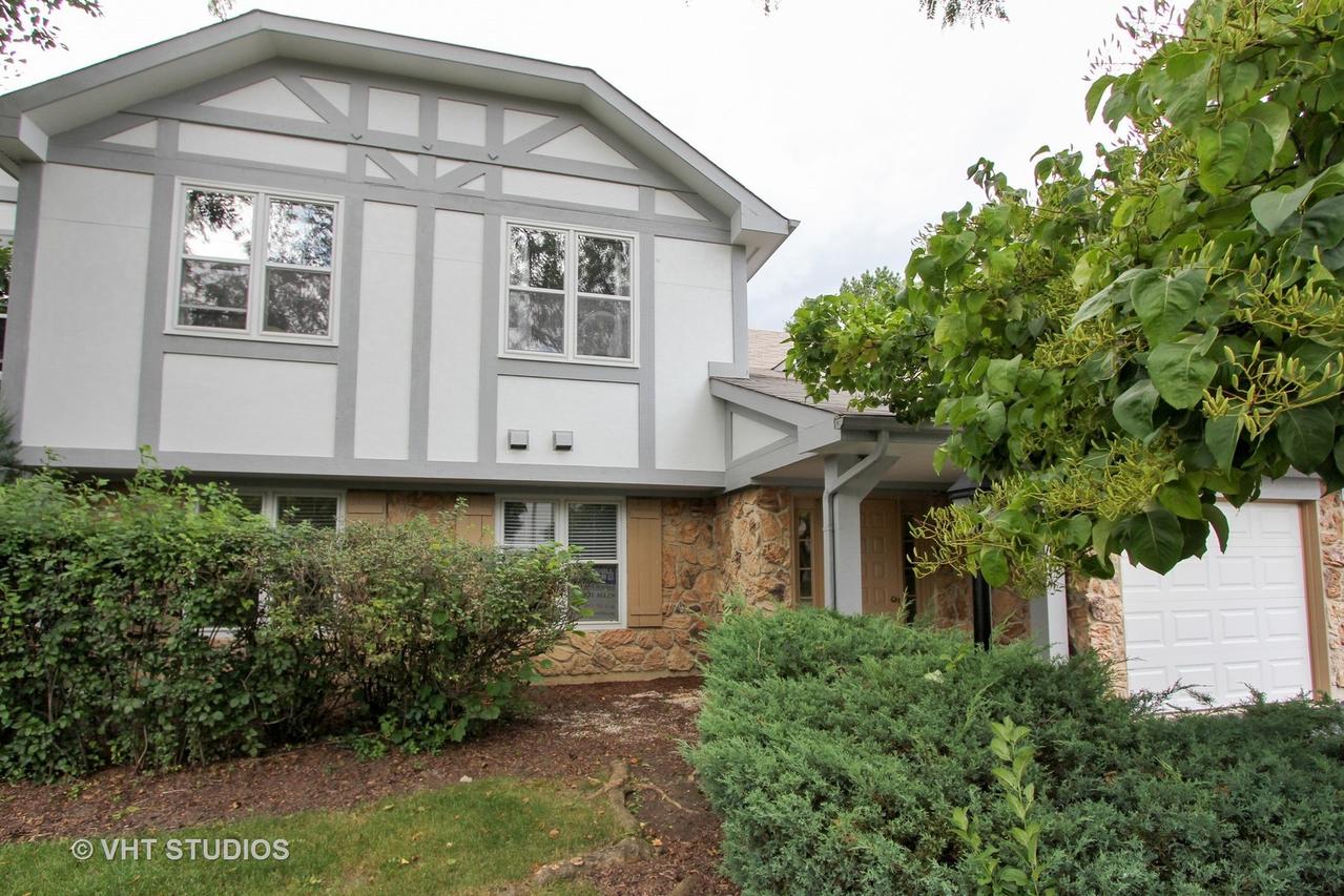 190 Hemingway Ct. #1, Vernon Hills, IL 60061