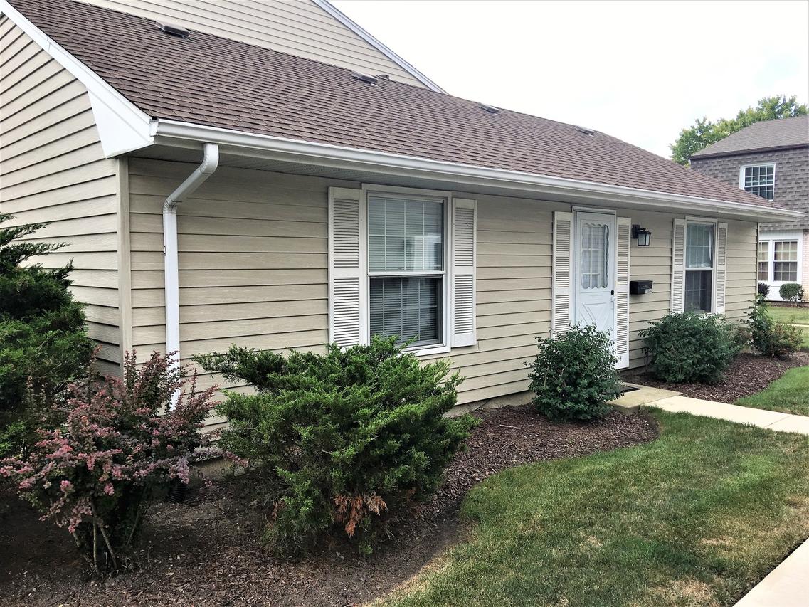 1393 Woodcutter Ln. #A, Wheaton, IL 60189