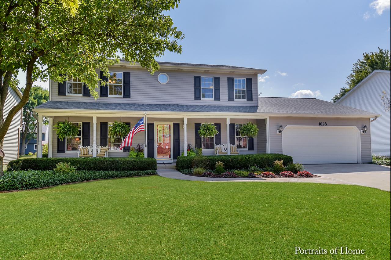 1628 Westminster Dr., Naperville, IL 60563
