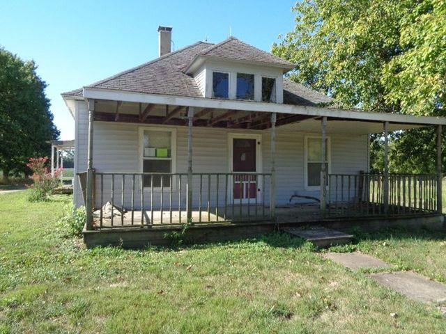 4160 Bible Grove Ln., Louisville, IL 62858