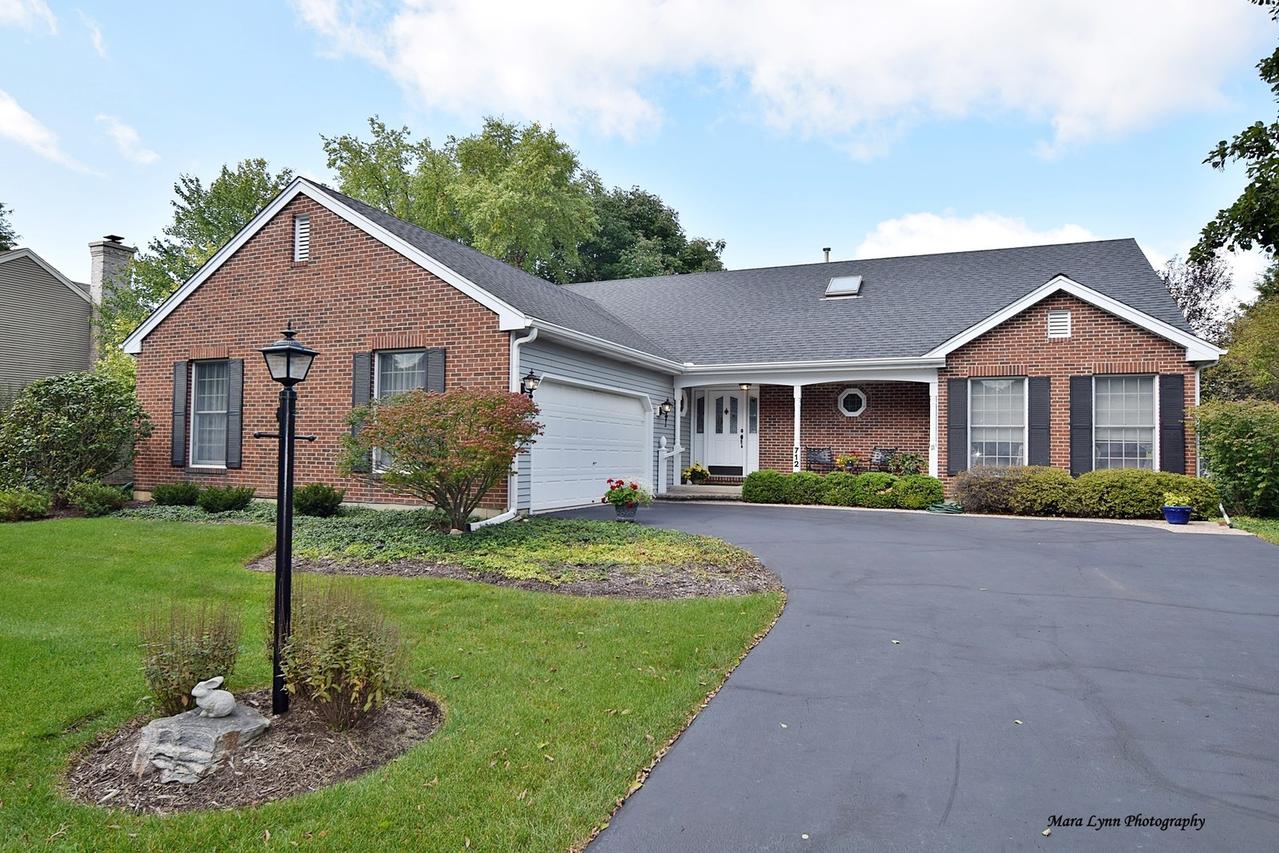 712 West Ln., Geneva, IL 60134