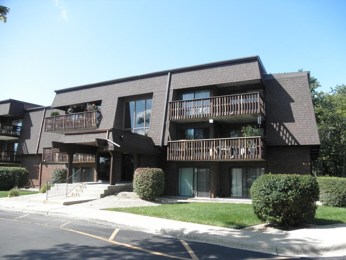1620 Richmond Cir. #106, Joliet, IL 60435
