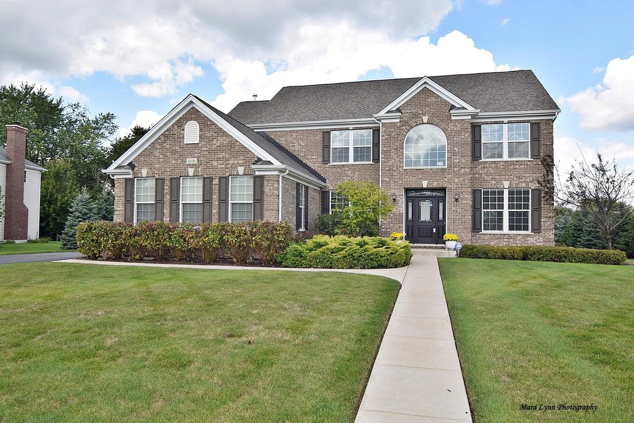 40W908 Fox Creek Dr., St. Charles, IL 60175