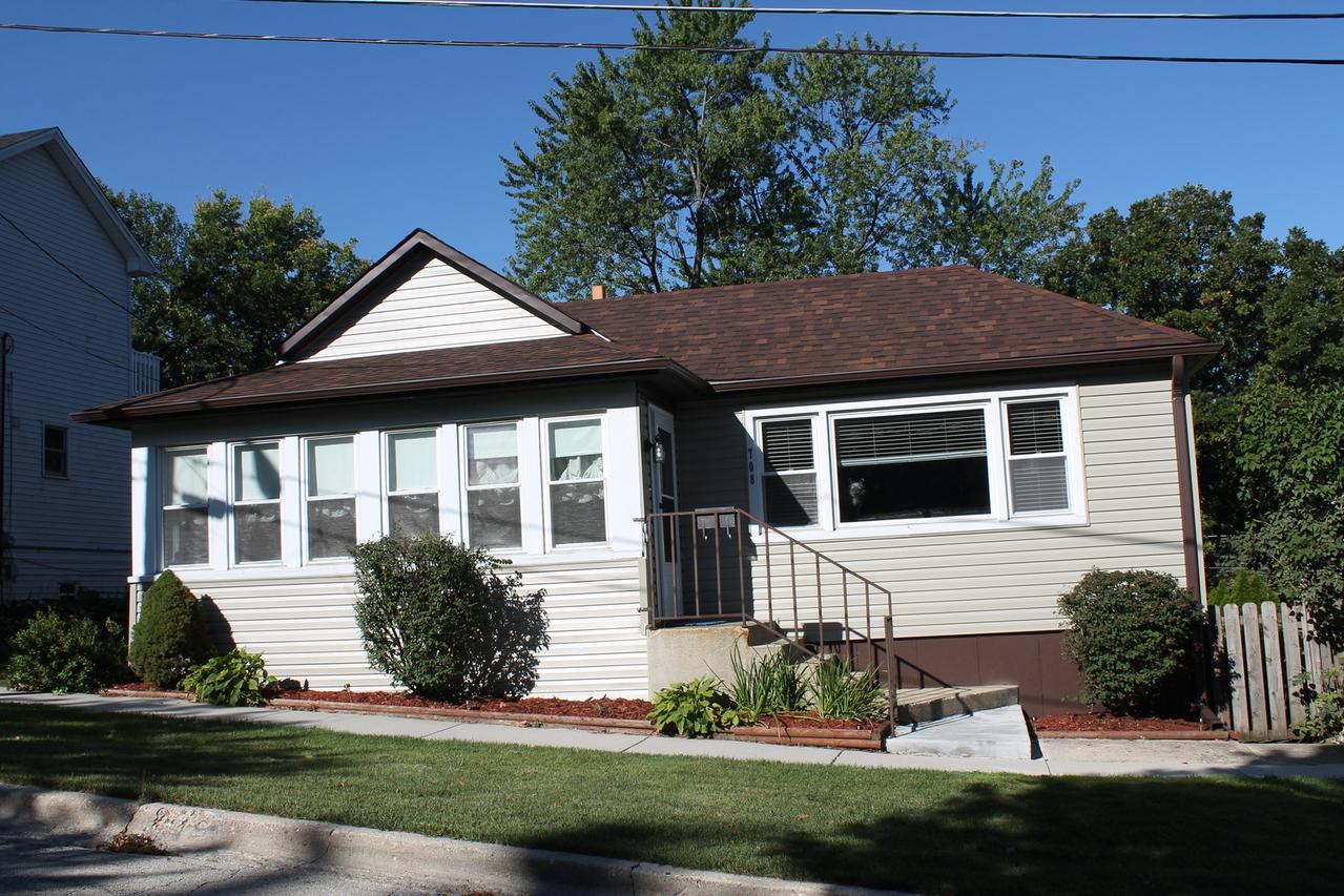 708 Hickory St., Lemont, IL 60439