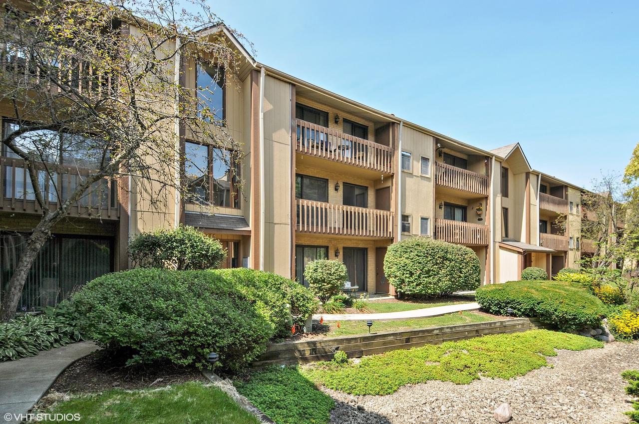 111 Olesen Dr. #2G, Naperville, IL 60540