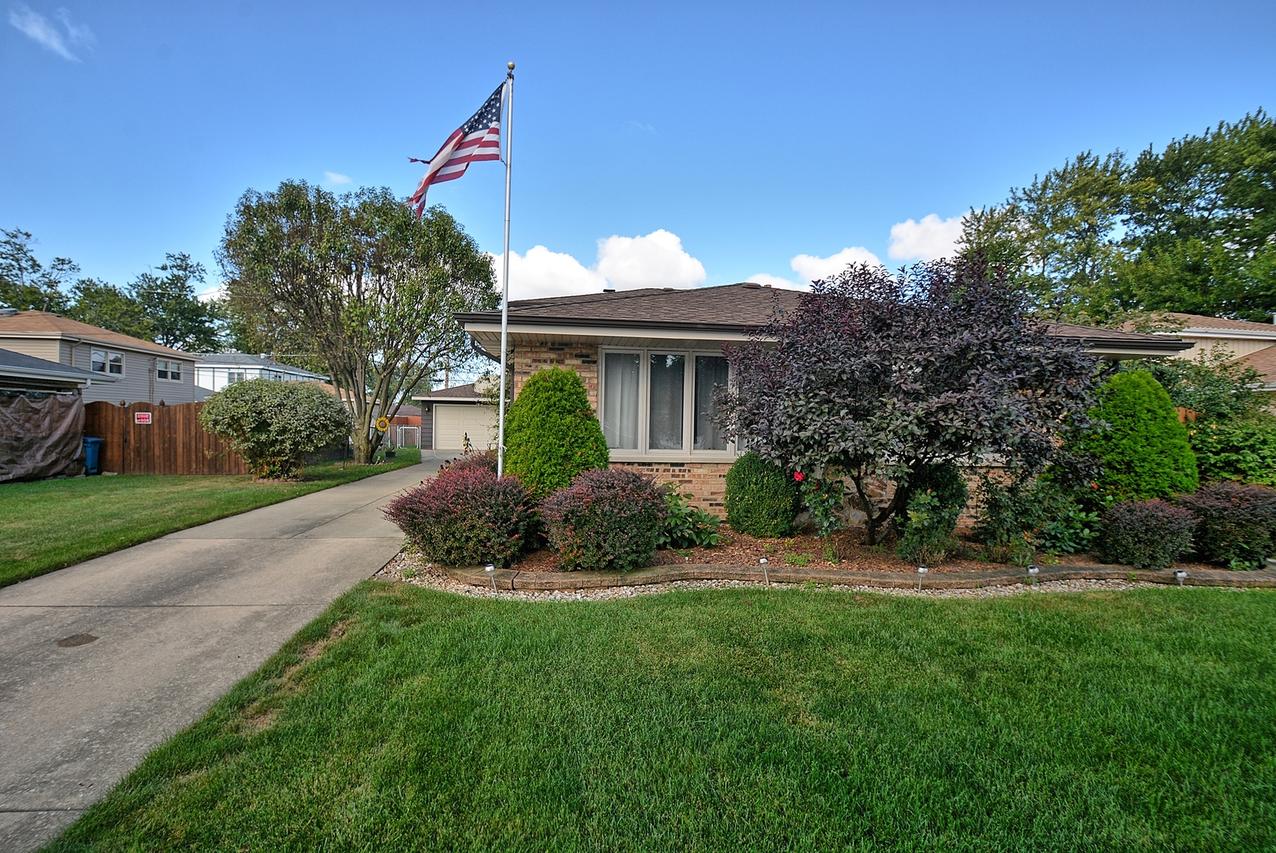 11848 S Leamington Ave., Alsip, IL 60803