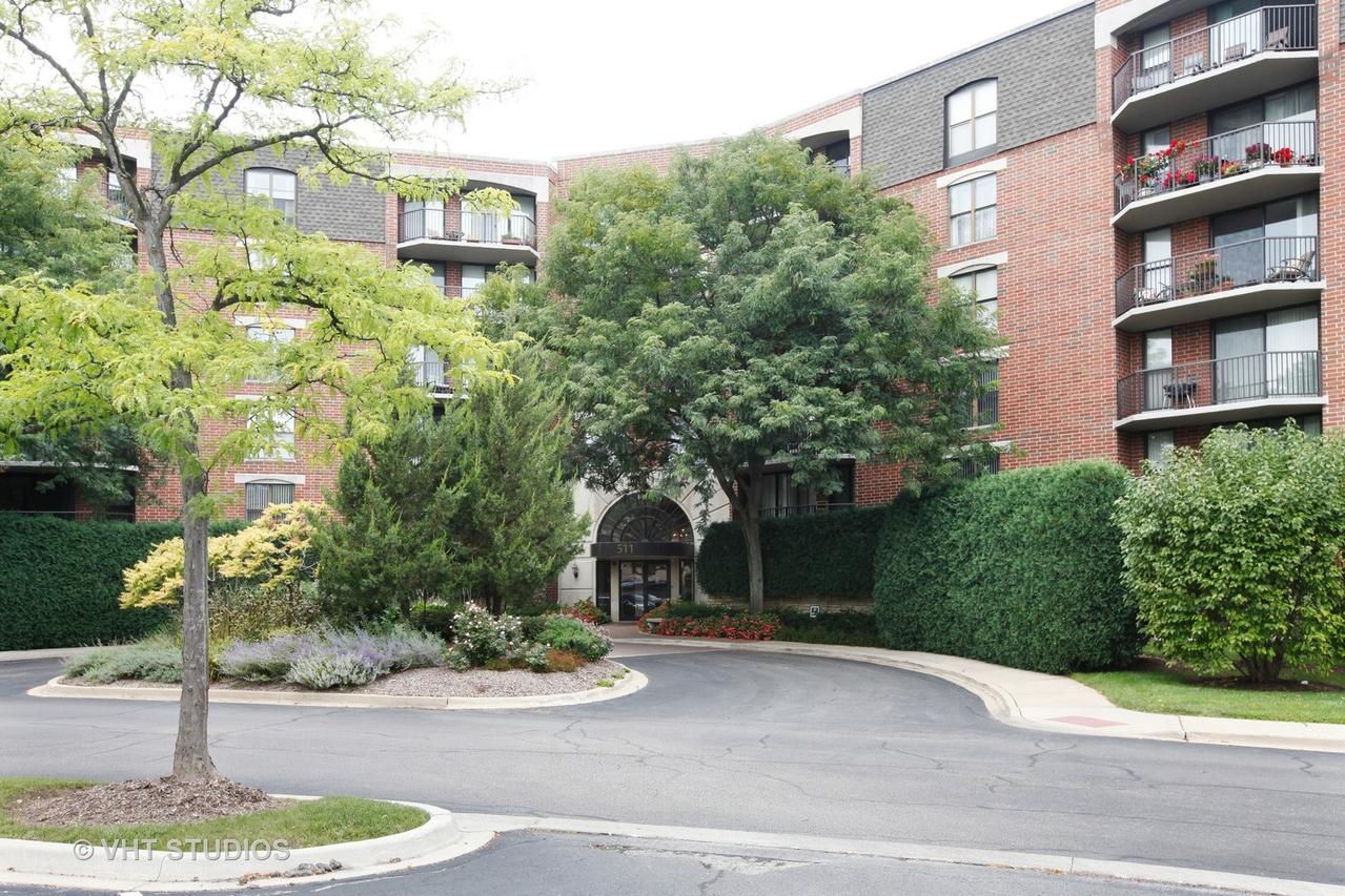 511 Aurora Ave. #216, Naperville, IL 60540