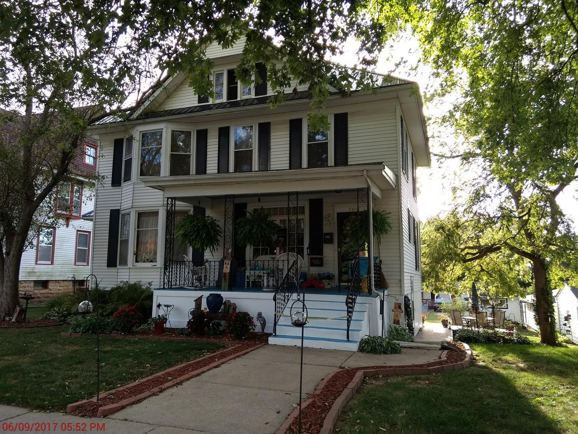 205 N Barber Ave., Polo, IL 61064