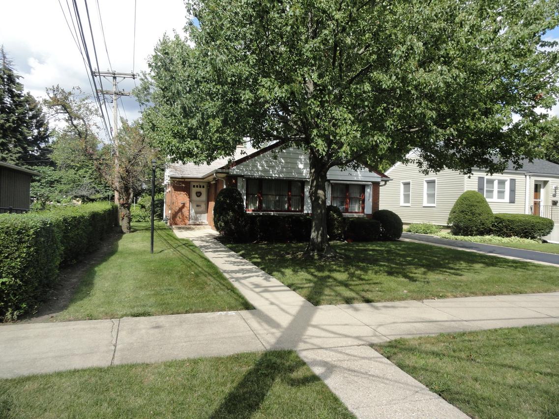 1166 Oakwood Ave., Des Plaines, IL 60016