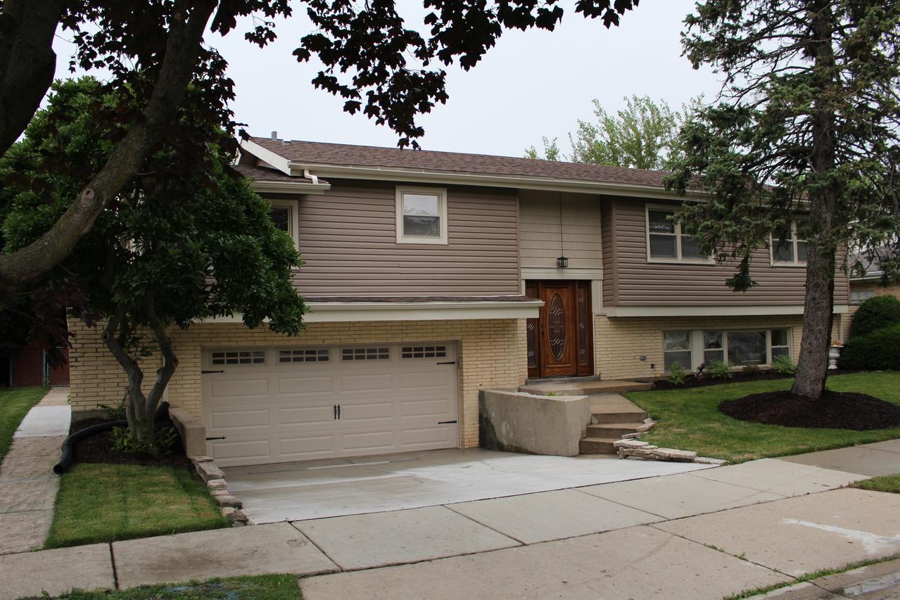 9234 N Courtland Dr., Niles, IL 60714