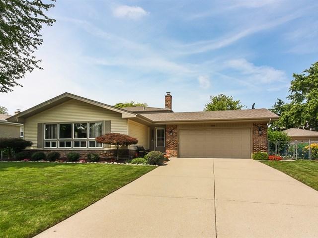 308 Gareth Ln., Schaumburg, IL 60193