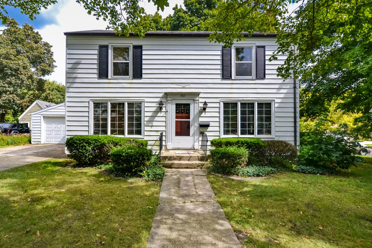 701 Illinois St., Geneva, IL 60134