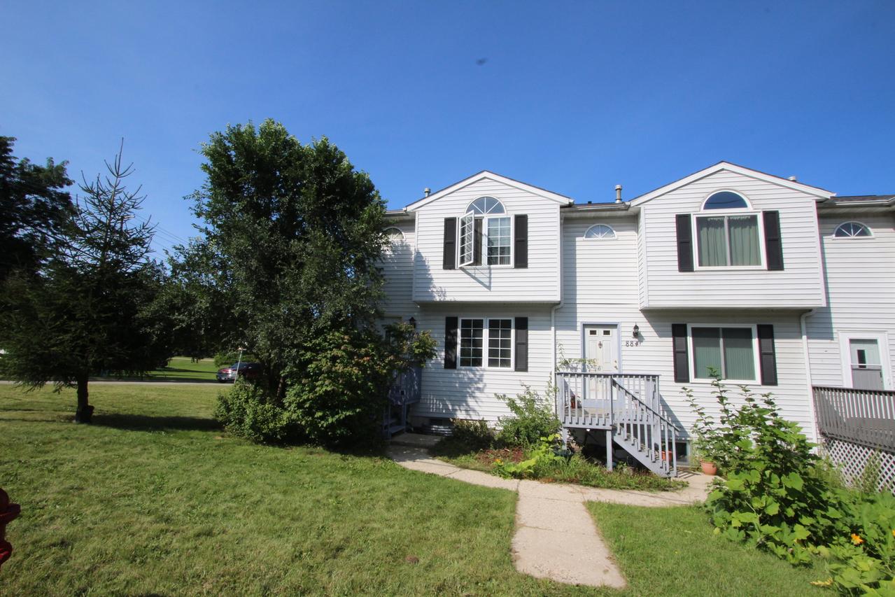 880 Zimmerman Rd., Woodstock, IL 60098