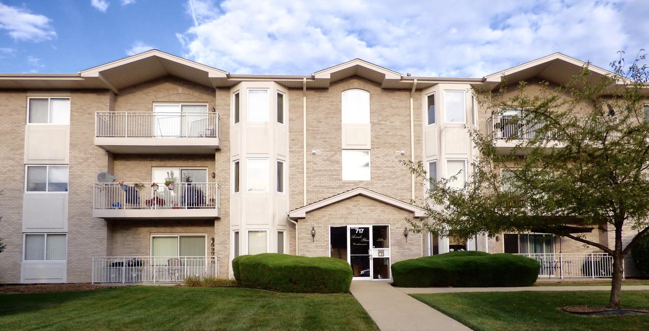 717 N 5th Ave. #303, Addison, IL 60101