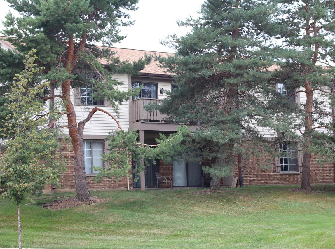 4211 N Mallard Dr. #8, Arlington Heights, IL 60004