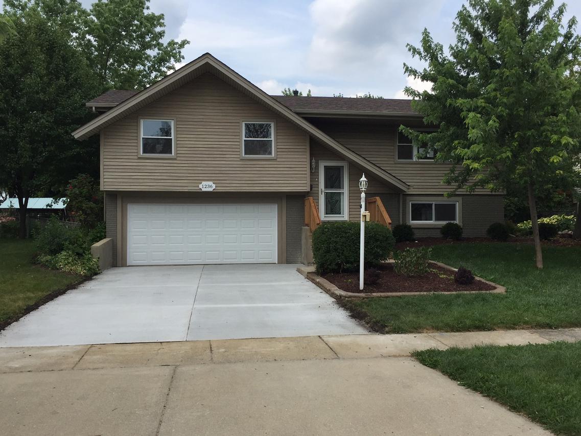 1236 Milton Ln., Schaumburg, IL 60193