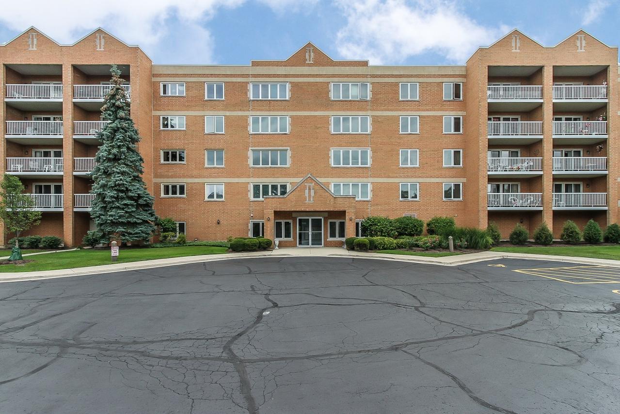 7450 N Waukegan Rd. #409, Niles, IL 60714