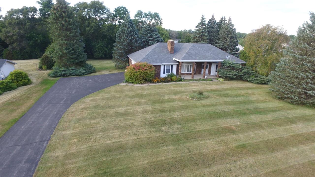6990 Michelle Dr., Roscoe, IL 61073
