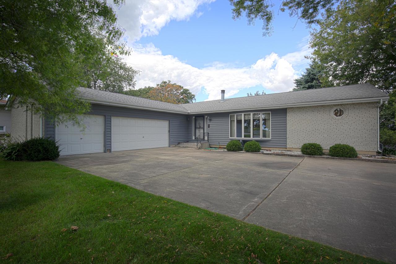 37W100 Il Route 72, Dundee, IL 60118