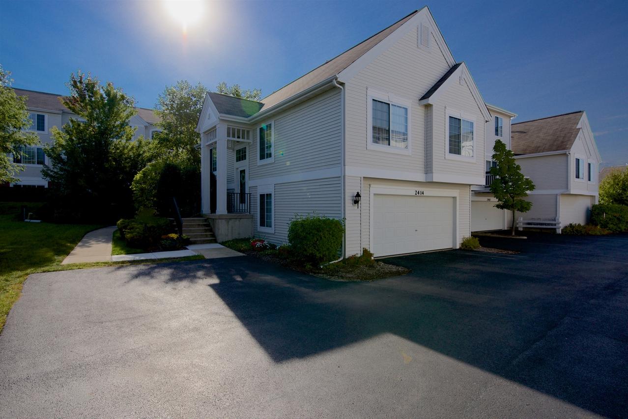 2414 Oakfield Ct., Aurora, IL 60503