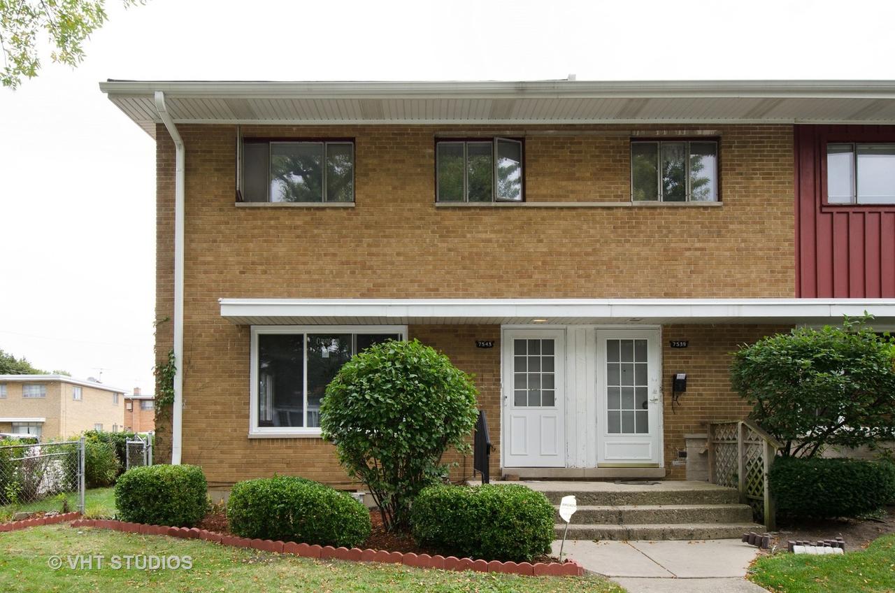 7543 N Rockwell St., Chicago, IL 60645