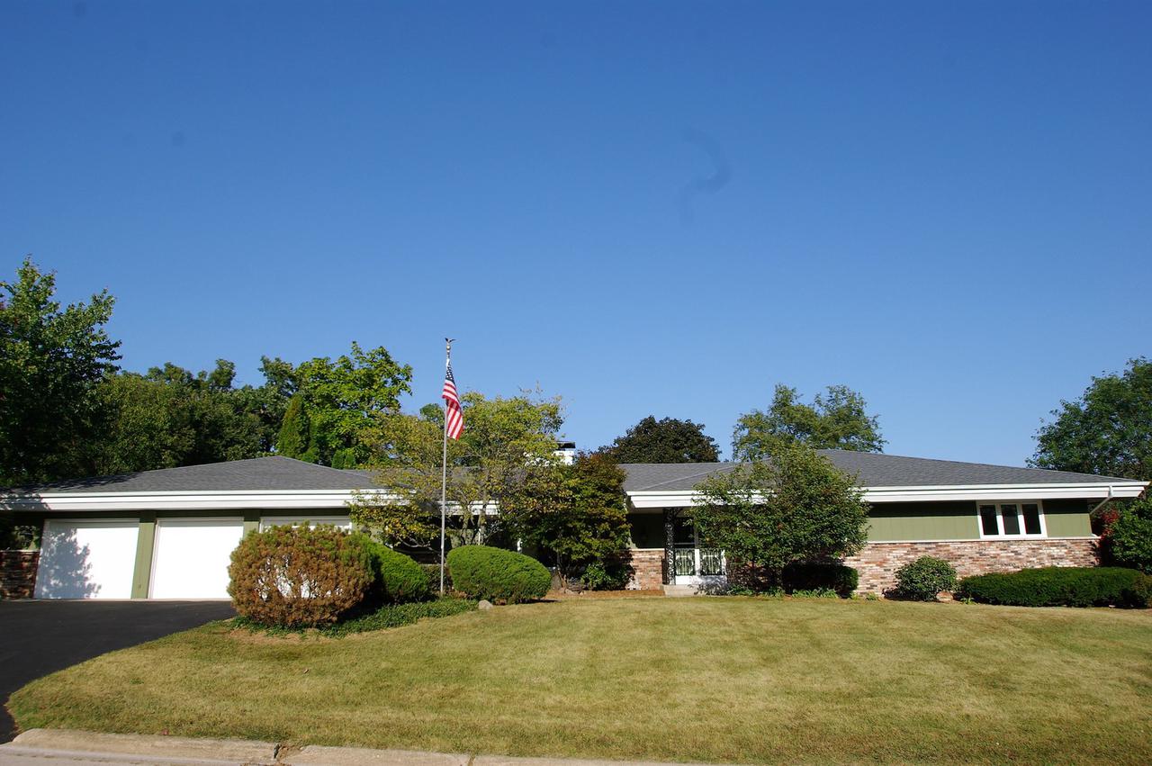 3015 Laurelhurst Dr., Rockford, IL 61114
