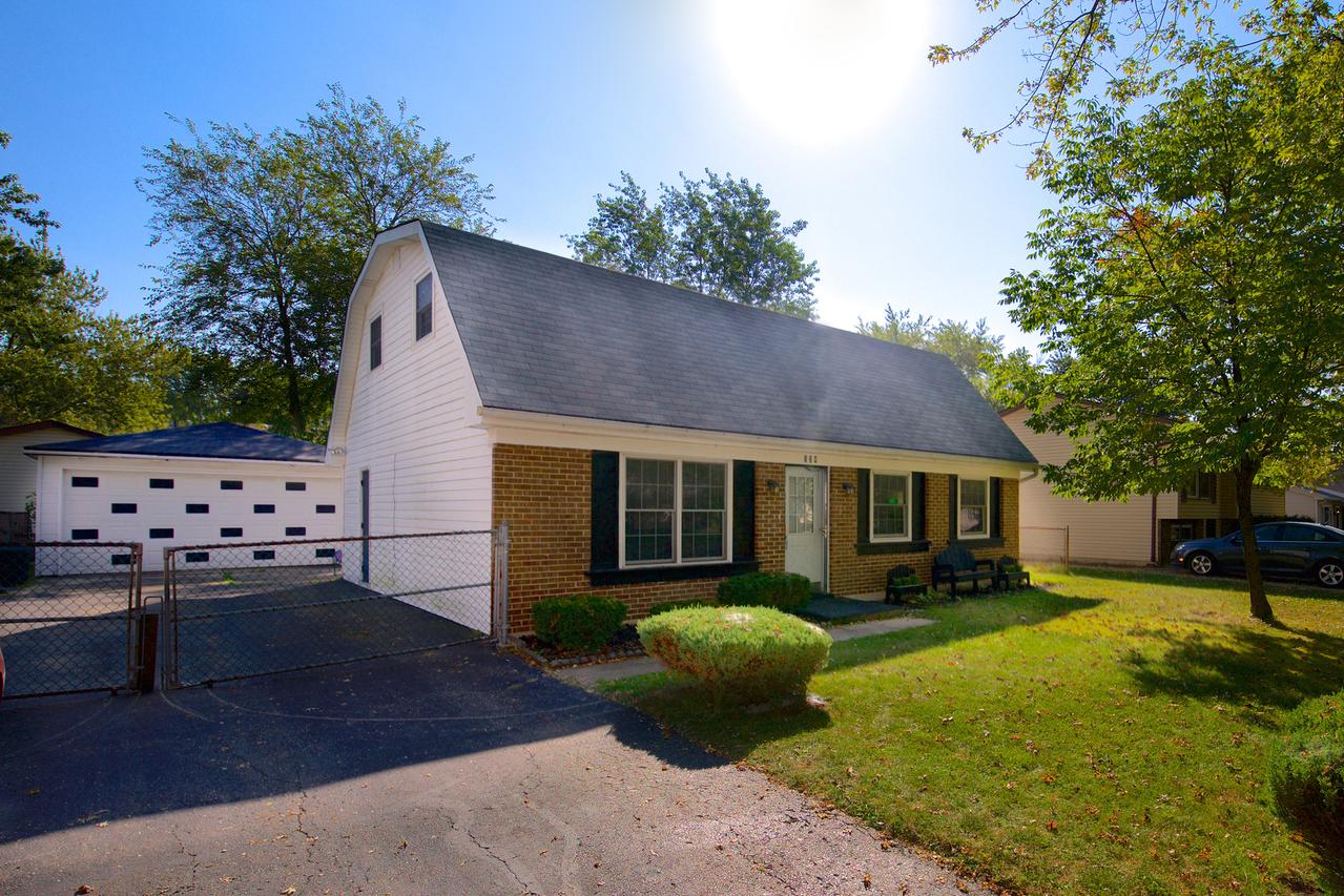 124 S Orchard Dr., Bolingbrook, IL 60440