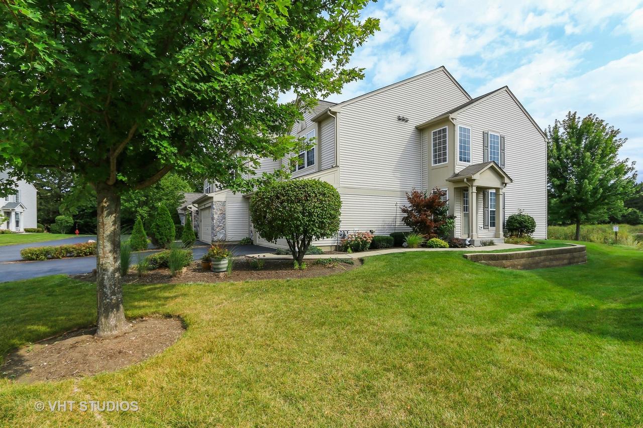 77 W Chatham Ln., Round Lake, IL 60073