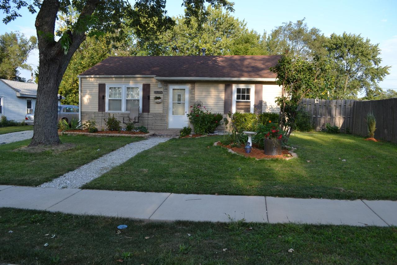 1902 Cowing Ln., Crest Hill, IL 60403